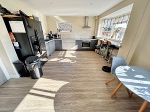 Kitchen/diner- click for photo gallery